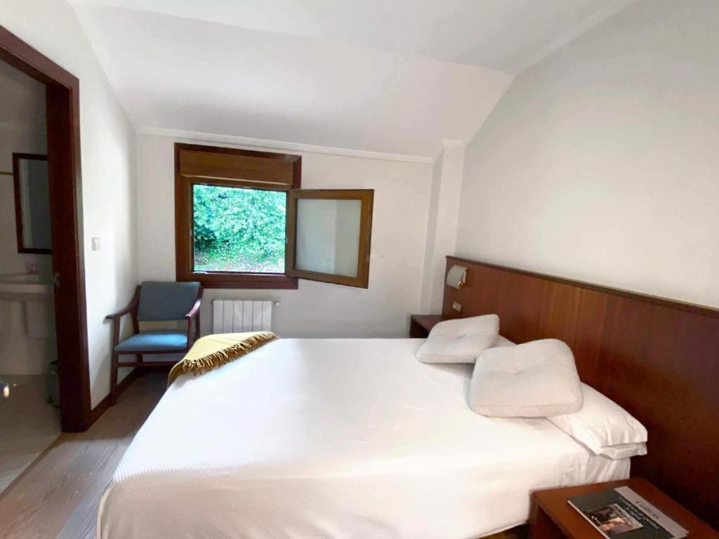 Hotel Entrerobles Sabaris Buitenkant foto